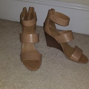 Nude Wedges